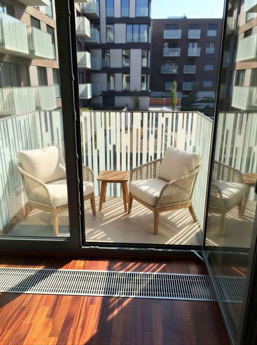 Prenájom bytu 35 m², Olšanská e, Praha, Praha Prenájom bytu 35 m², Olšanská e, Praha, Praha