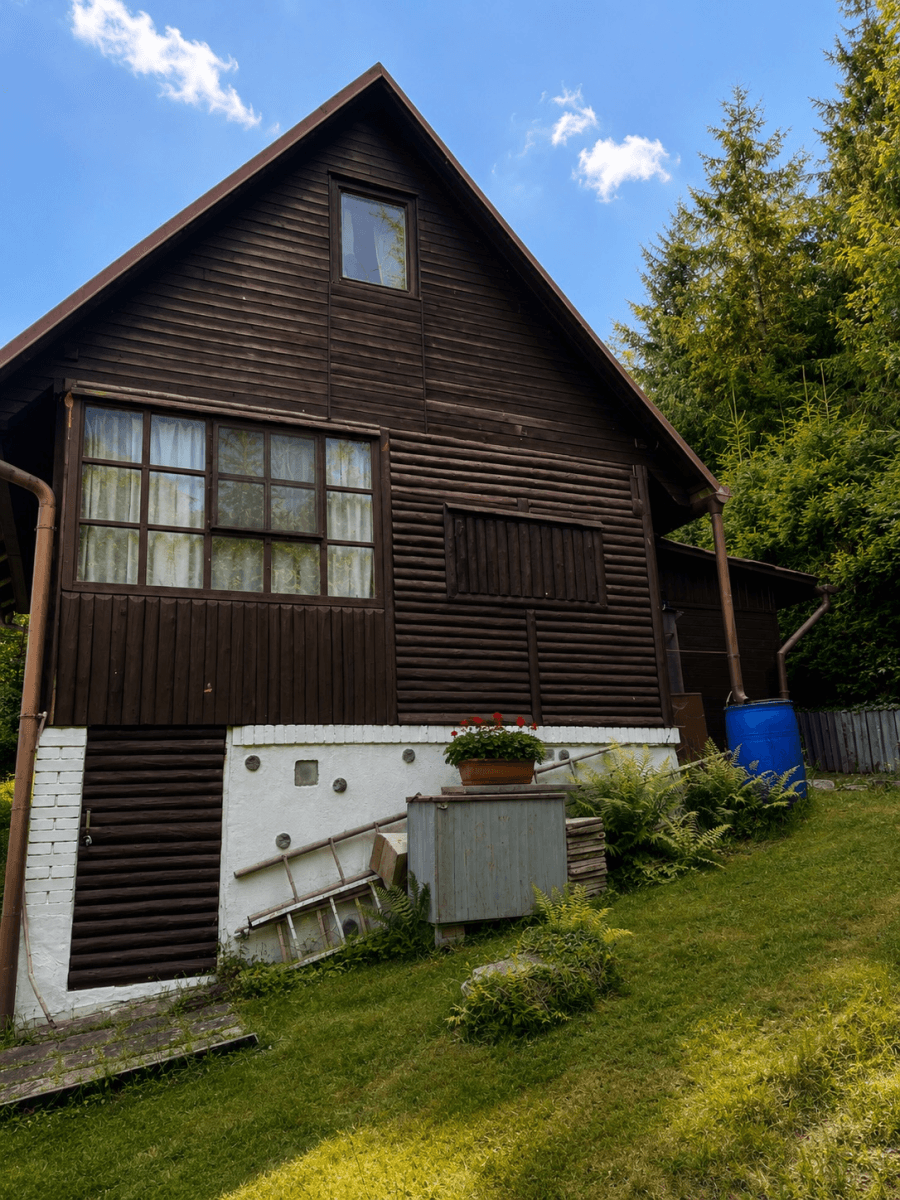 Predaj rekreačného objektu 42 m², pozemok 1.157 m², Čížová, Jihočeský kraj Predaj rekreačného objektu 42 m², pozemok 1.157 m², Čížová, Jihočeský kraj