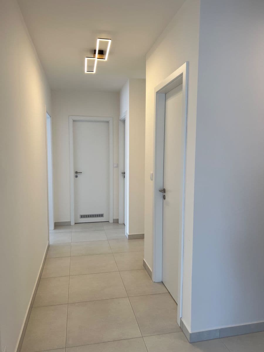 Prenájom bytu 3-izbový 99 m², Pavla Beneše, Praha, Praha Prenájom bytu 3-izbový 99 m², Pavla Beneše, Praha, Praha