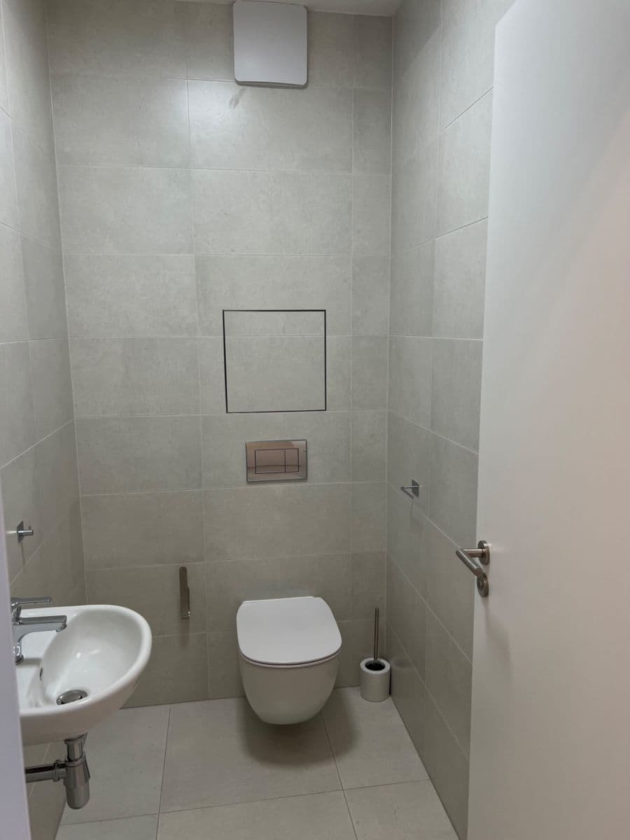 Prenájom bytu 3-izbový 99 m², Pavla Beneše, Praha, Praha Prenájom bytu 3-izbový 99 m², Pavla Beneše, Praha, Praha