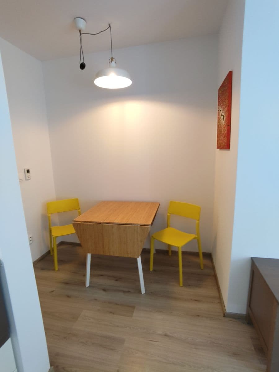Prenájom bytu 1-izbový 42 m², K Vystrkovu, Praha, Praha Prenájom bytu 1-izbový 42 m², K Vystrkovu, Praha, Praha