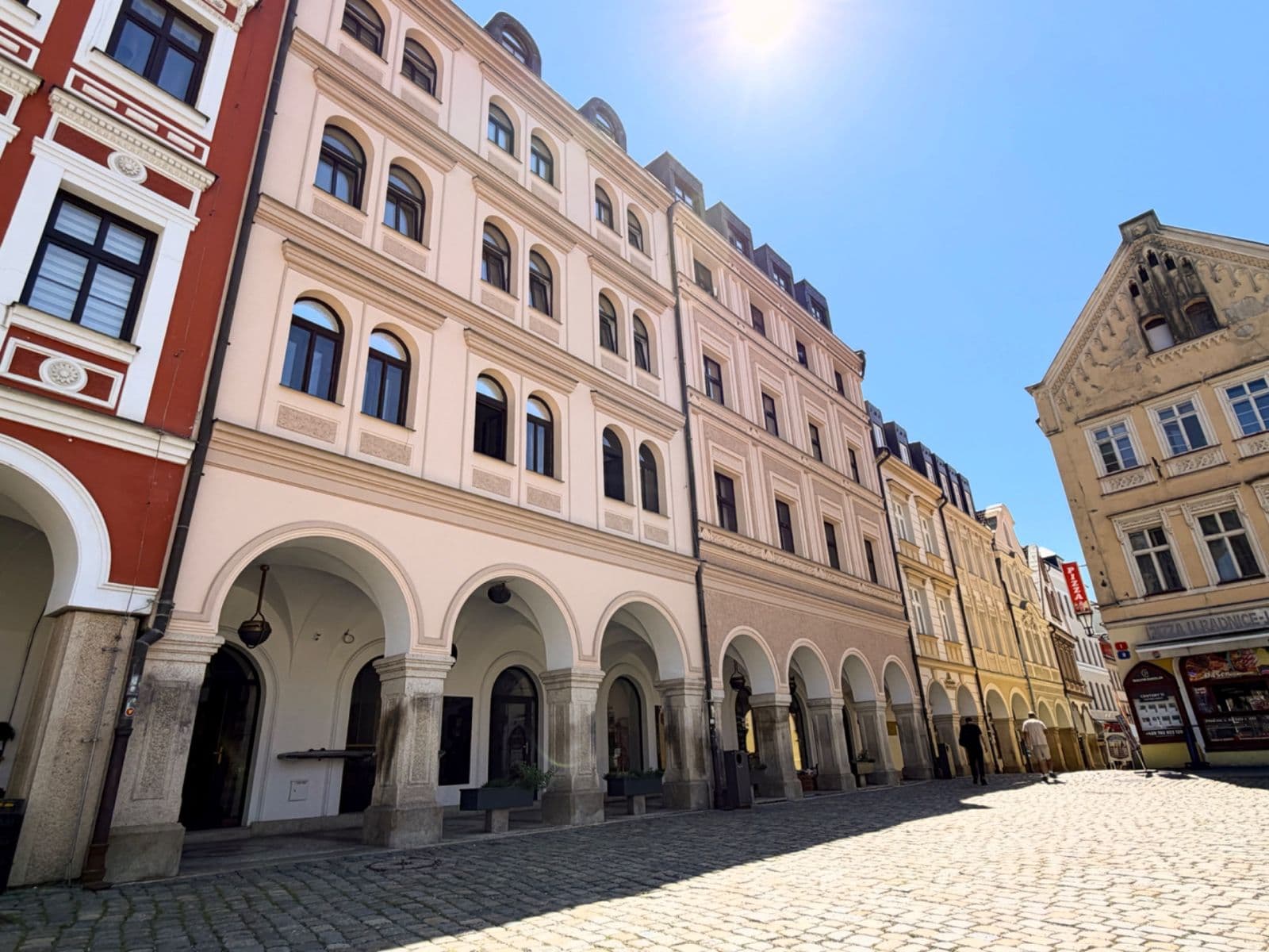 Prenájom bytu 2-izbový 75 m², náměstí doktora Edvarda Beneše, Liberec, Liberecký kraj Prenájom bytu 2-izbový 75 m², náměstí doktora Edvarda Beneše, Liberec, Liberecký kraj