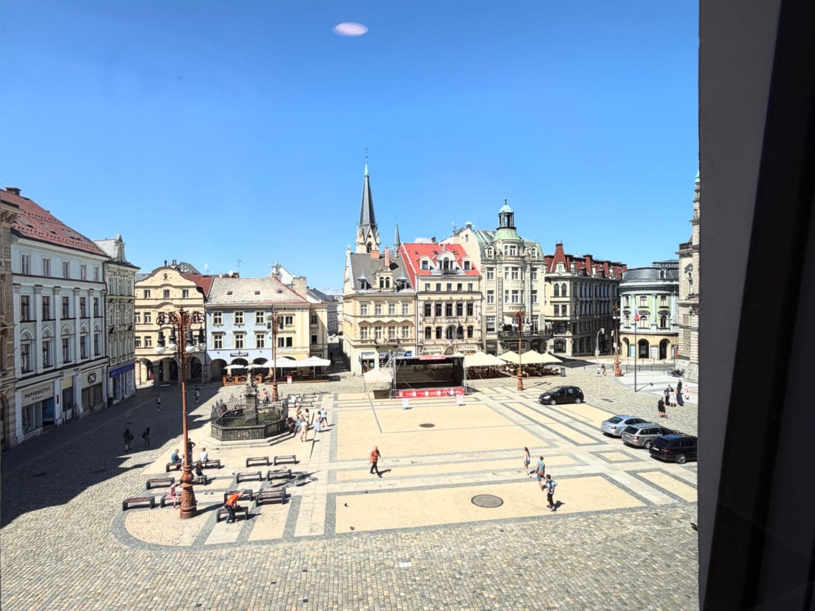 Prenájom bytu 2-izbový 75 m², náměstí doktora Edvarda Beneše, Liberec, Liberecký kraj Prenájom bytu 2-izbový 75 m², náměstí doktora Edvarda Beneše, Liberec, Liberecký kraj