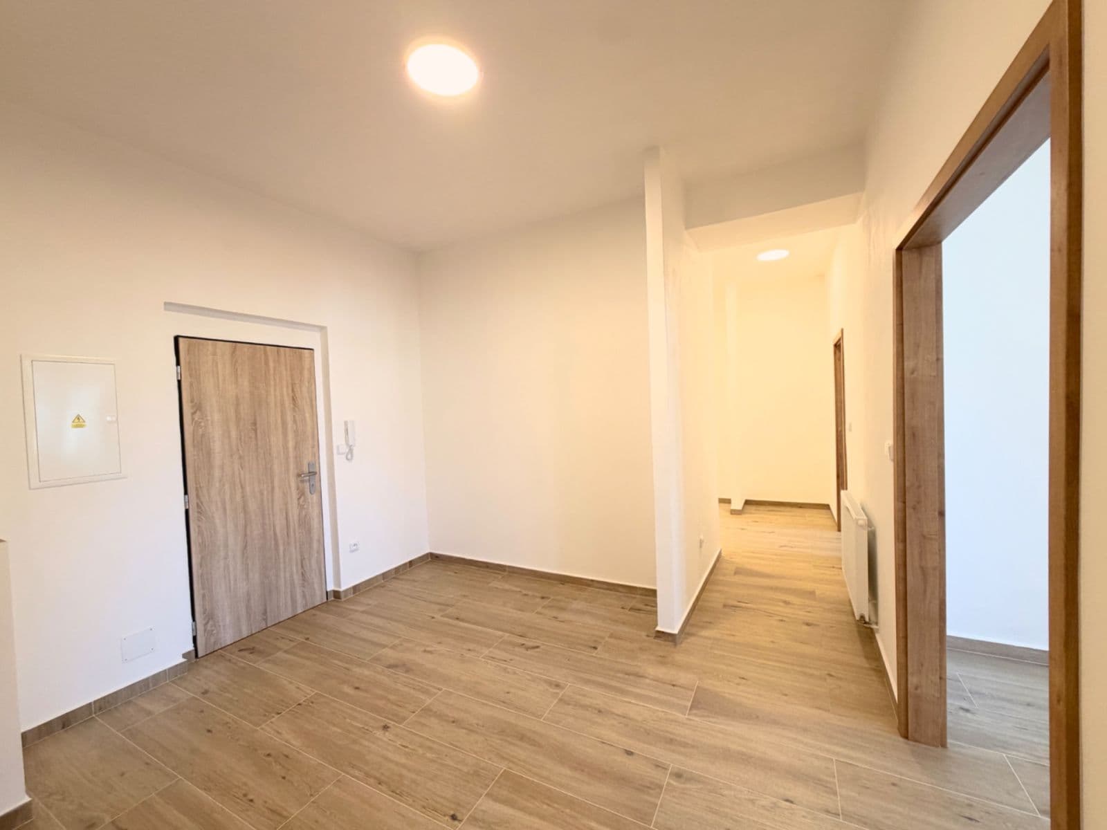 Prenájom bytu 2-izbový 75 m², náměstí doktora Edvarda Beneše, Liberec, Liberecký kraj Prenájom bytu 2-izbový 75 m², náměstí doktora Edvarda Beneše, Liberec, Liberecký kraj