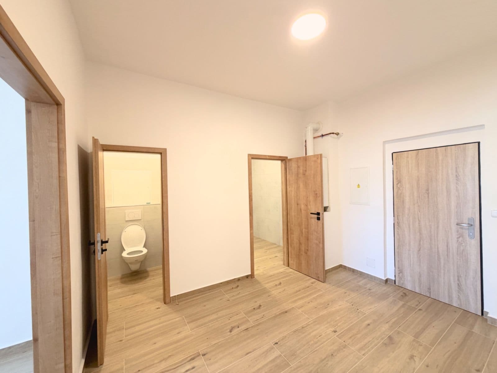 Prenájom bytu 2-izbový 75 m², náměstí doktora Edvarda Beneše, Liberec, Liberecký kraj Prenájom bytu 2-izbový 75 m², náměstí doktora Edvarda Beneše, Liberec, Liberecký kraj