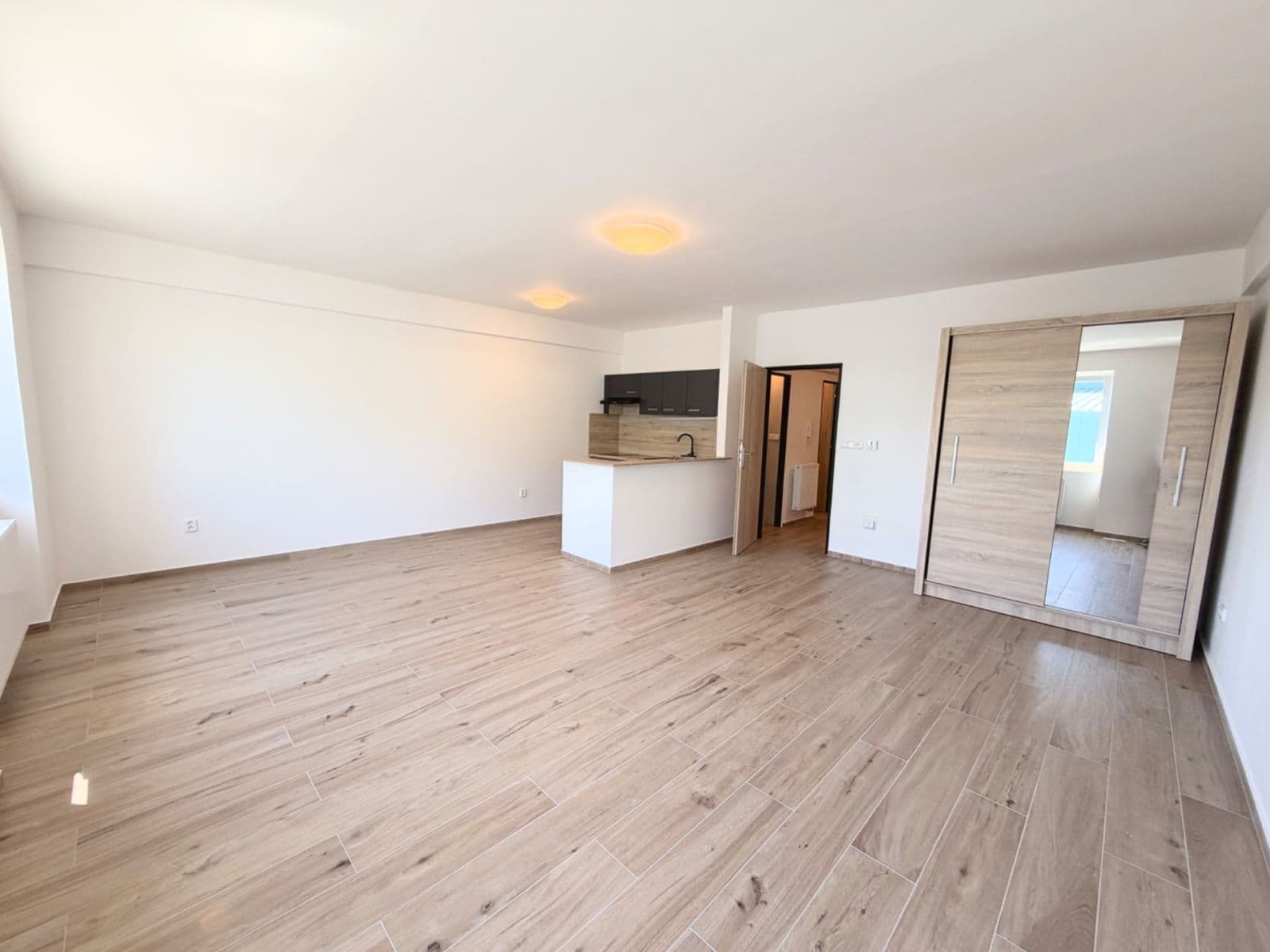 Prenájom bytu 1-izbový 48 m², náměstí doktora Edvarda Beneše, Liberec, Liberecký kraj Prenájom bytu 1-izbový 48 m², náměstí doktora Edvarda Beneše, Liberec, Liberecký kraj