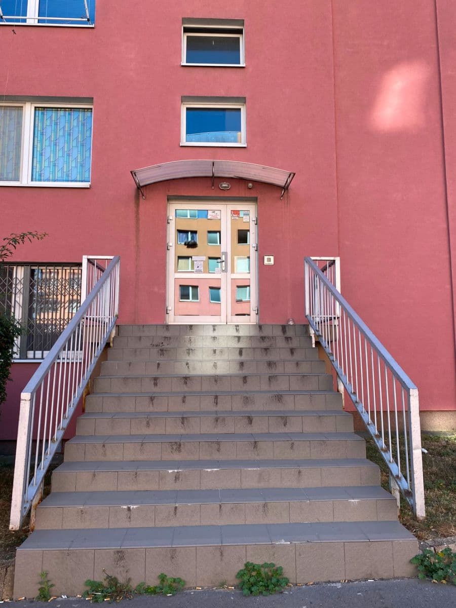 Prenájom bytu 2-izbový 40 m², Bryksova, Praha, Praha Prenájom bytu 2-izbový 40 m², Bryksova, Praha, Praha