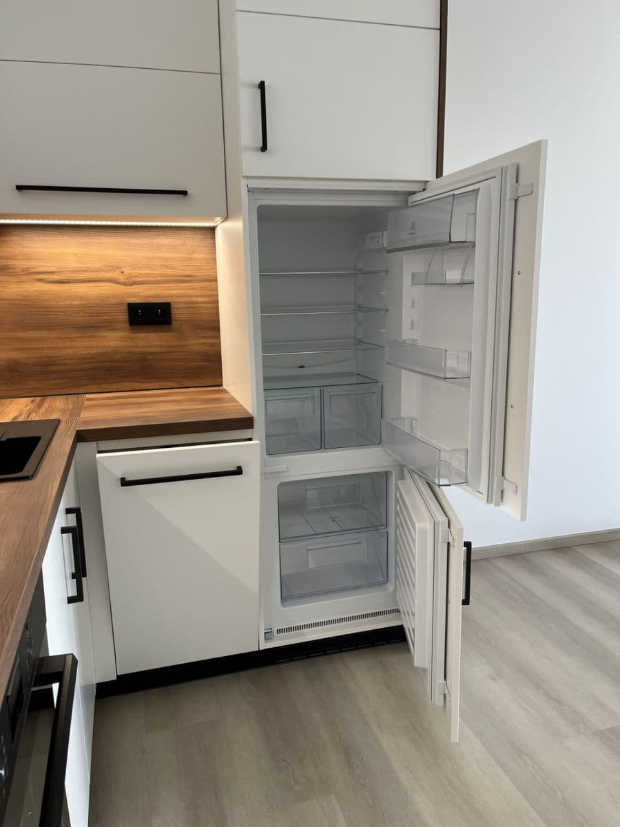 Prenájom bytu 1-izbový 33 m², Třída Jiřího Pelikána, Olomouc, Olomoucký kraj Prenájom bytu 1-izbový 33 m², Třída Jiřího Pelikána, Olomouc, Olomoucký kraj