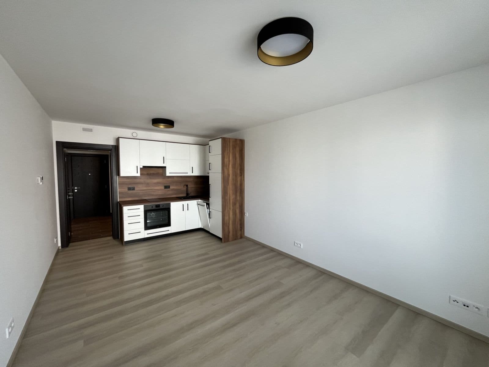 Prenájom bytu 1-izbový 33 m², Třída Jiřího Pelikána, Olomouc, Olomoucký kraj Prenájom bytu 1-izbový 33 m², Třída Jiřího Pelikána, Olomouc, Olomoucký kraj