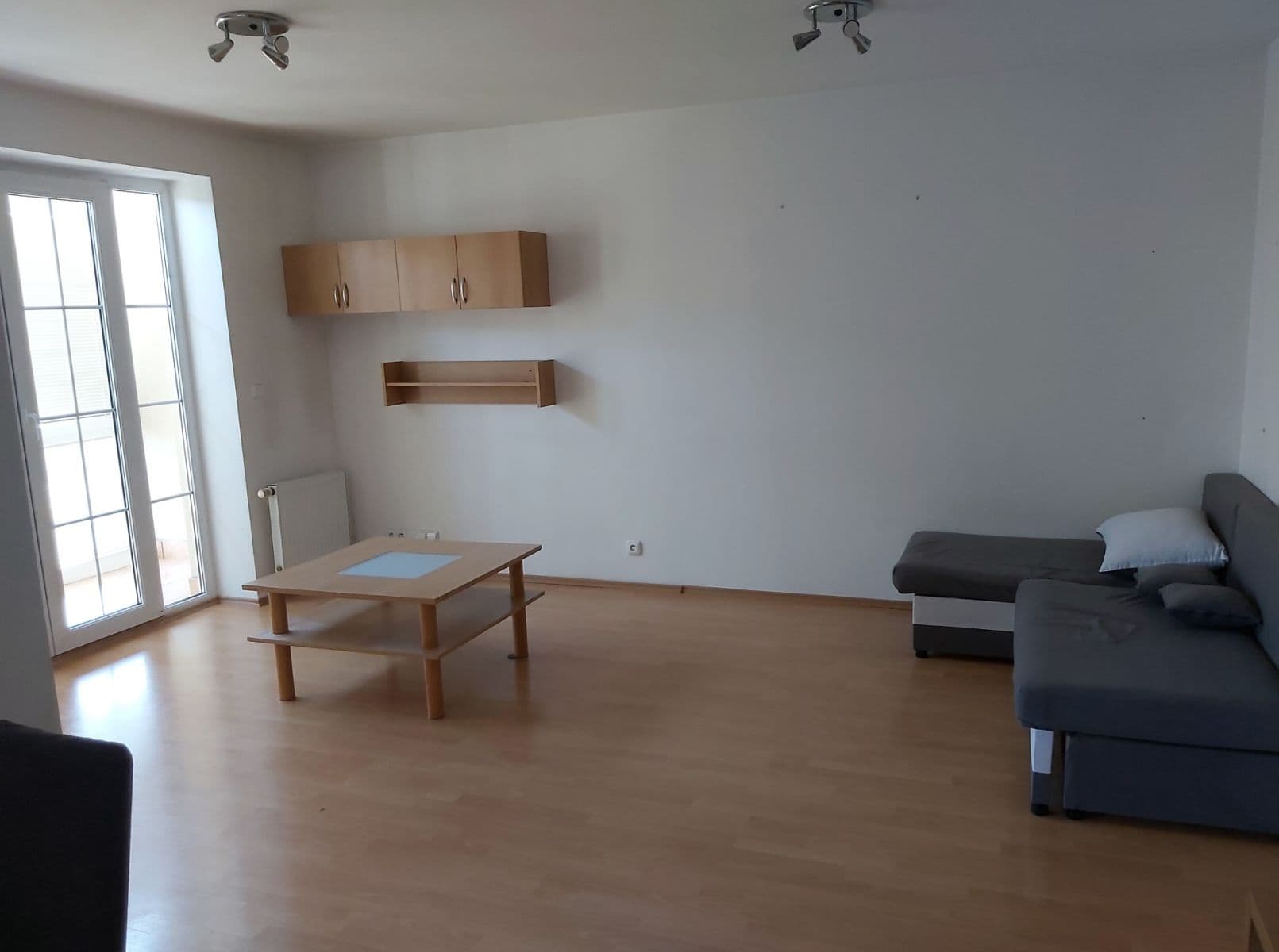 Prenájom bytu 2-izbový 45 m², Okružní, Vestec, Středočeský kraj Prenájom bytu 2-izbový 45 m², Okružní, Vestec, Středočeský kraj