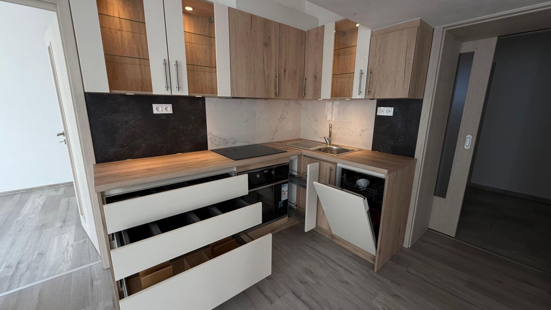 Prenájom bytu 2-izbový 46 m², Železničářská, Jičín, Královéhradecký kraj Prenájom bytu 2-izbový 46 m², Železničářská, Jičín, Královéhradecký kraj
