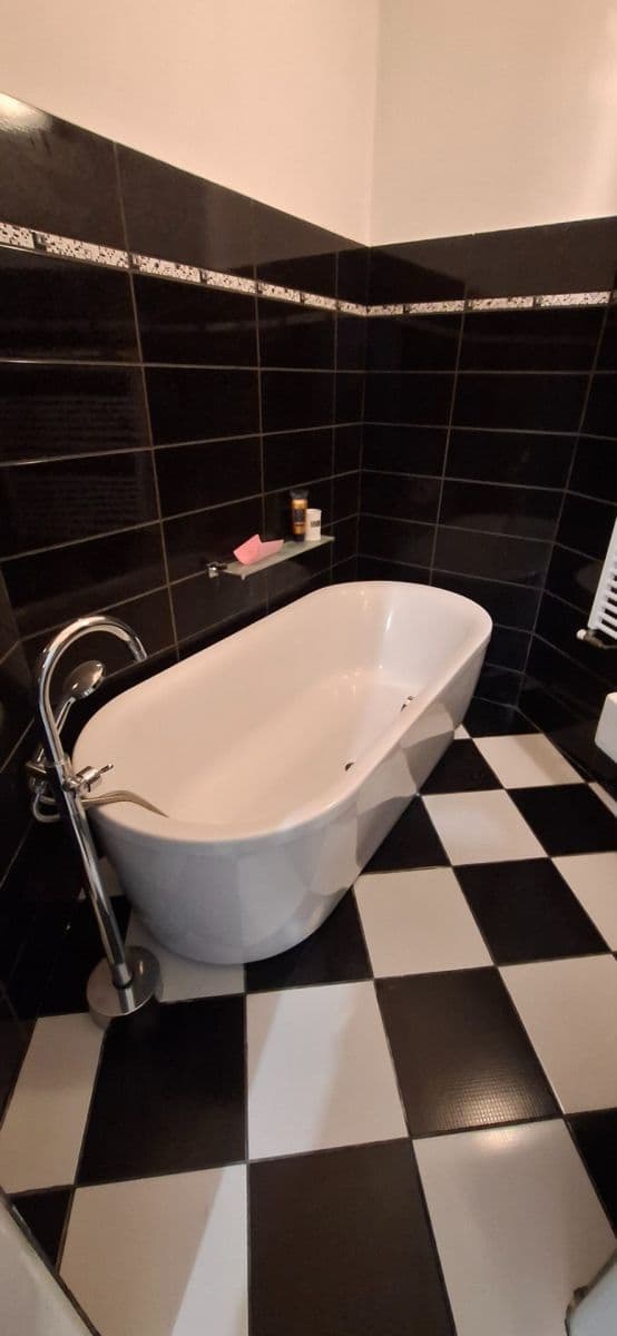 Prenájom bytu 3-izbový 85 m², Na Střelnici, Praha, Praha Prenájom bytu 3-izbový 85 m², Na Střelnici, Praha, Praha