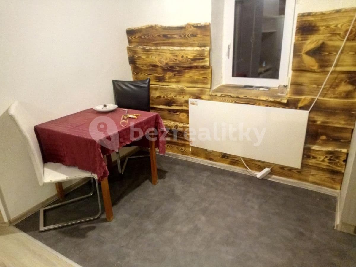 Prenájom bytu 3-izbový 65 m², Jestřabí Lhota, Středočeský kraj Prenájom bytu 3-izbový 65 m², Jestřabí Lhota, Středočeský kraj