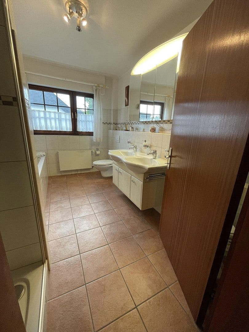 Predaj domu 166 m², pozemok 740 m², Leichlingen, Severné Porýnie - Westfálsko Predaj domu 166 m², pozemok 740 m², Leichlingen, Severné Porýnie - Westfálsko