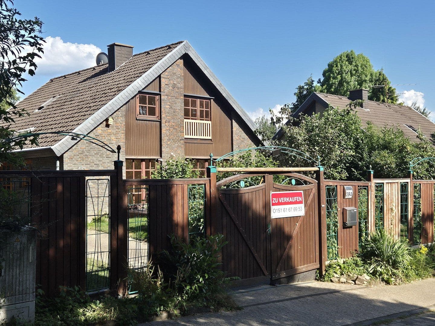 Predaj domu 195 m², pozemok 829 m², Neunkirchen-Seelscheid, Severné Porýnie - Westfálsko Predaj domu 195 m², pozemok 829 m², Neunkirchen-Seelscheid, Severné Porýnie - Westfálsko