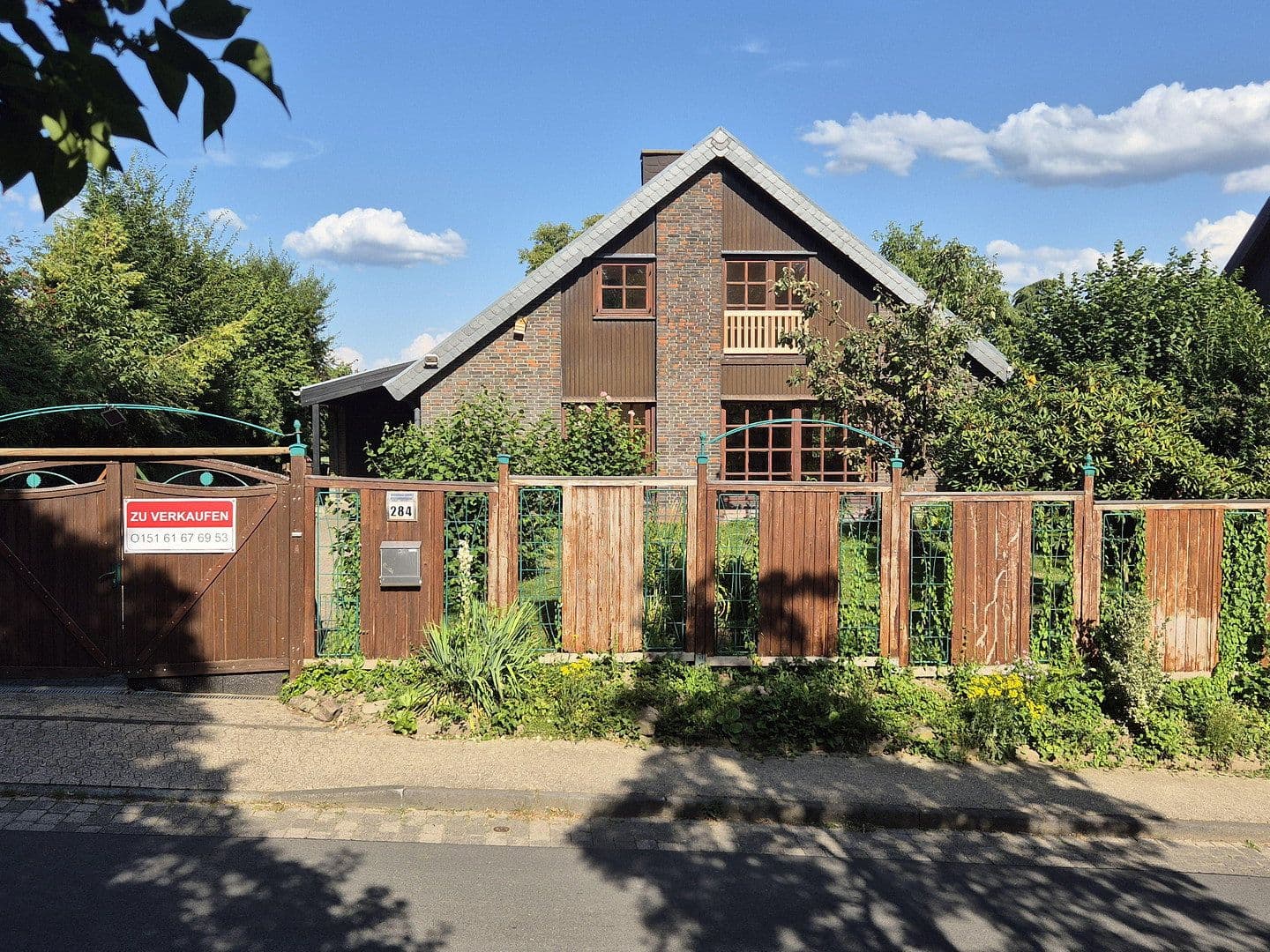 Predaj domu 195 m², pozemok 829 m², Neunkirchen-Seelscheid, Severné Porýnie - Westfálsko Predaj domu 195 m², pozemok 829 m², Neunkirchen-Seelscheid, Severné Porýnie - Westfálsko