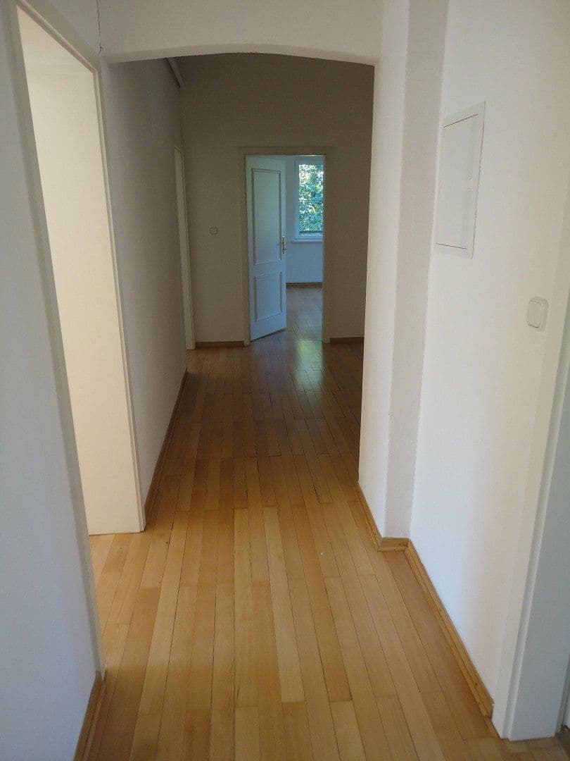 Prenájom bytu 4-izbový 127 m², Göttingen, Dolné Sasko Prenájom bytu 4-izbový 127 m², Göttingen, Dolné Sasko