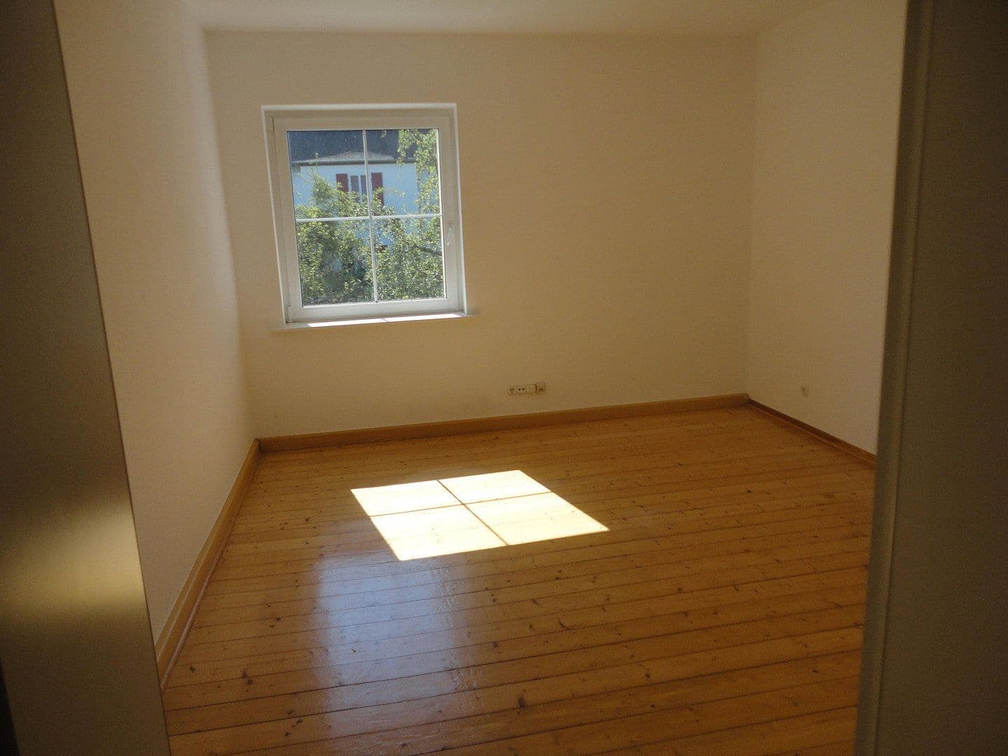 Prenájom bytu 4-izbový 127 m², Göttingen, Dolné Sasko Prenájom bytu 4-izbový 127 m², Göttingen, Dolné Sasko