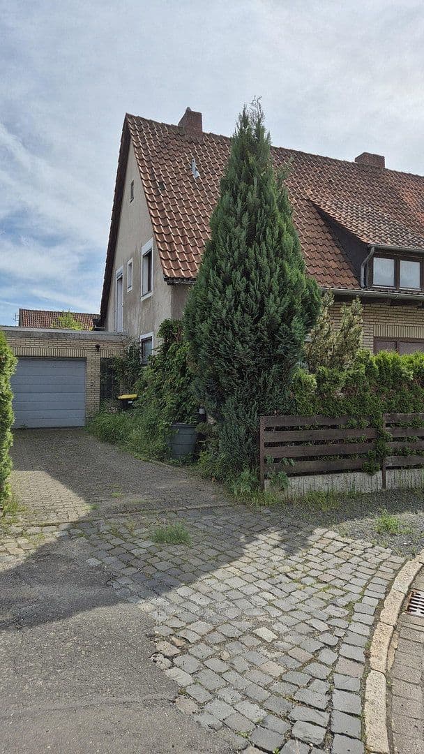 Predaj domu 175 m², pozemok 600 m², Salinenstraße 15, Salzgitter-Thiede, Dolné Sasko Predaj domu 175 m², pozemok 600 m², Salinenstraße 15, Salzgitter-Thiede, Dolné Sasko