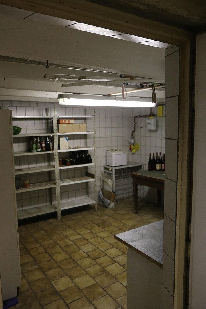 Predaj domu 175 m², pozemok 600 m², Salinenstraße 15, Salzgitter-Thiede, Dolné Sasko Predaj domu 175 m², pozemok 600 m², Salinenstraße 15, Salzgitter-Thiede, Dolné Sasko
