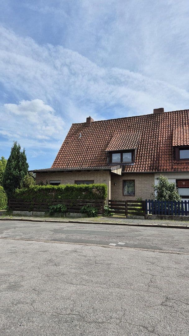 Predaj domu 175 m², pozemok 600 m², Salinenstraße 15, Salzgitter-Thiede, Dolné Sasko Predaj domu 175 m², pozemok 600 m², Salinenstraße 15, Salzgitter-Thiede, Dolné Sasko
