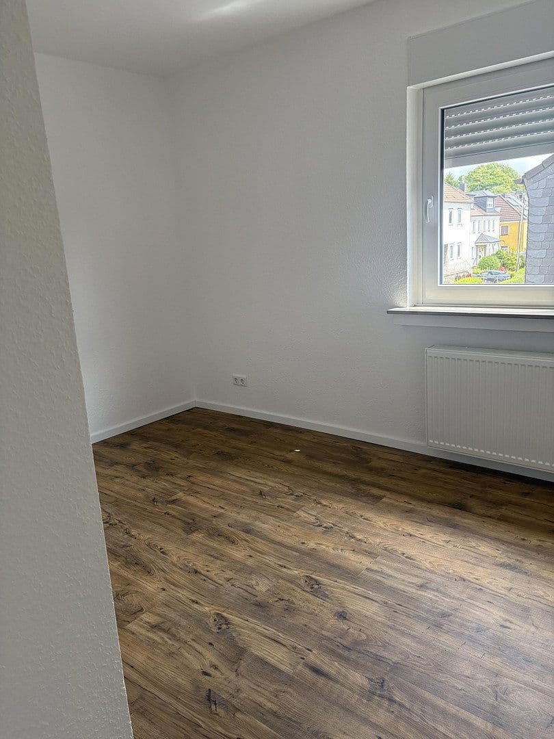 Prenájom bytu 3-izbový 80 m², Wuppertal, Severné Porýnie - Westfálsko Prenájom bytu 3-izbový 80 m², Wuppertal, Severné Porýnie - Westfálsko