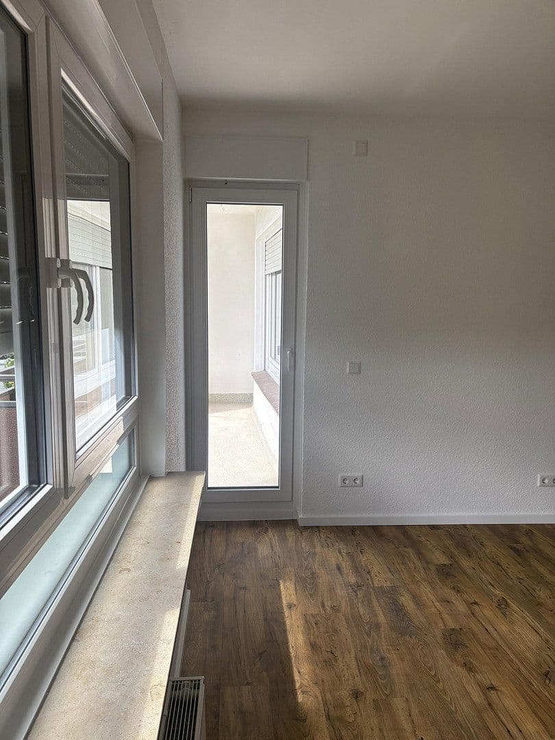 Prenájom bytu 3-izbový 80 m², Wuppertal, Severné Porýnie - Westfálsko Prenájom bytu 3-izbový 80 m², Wuppertal, Severné Porýnie - Westfálsko