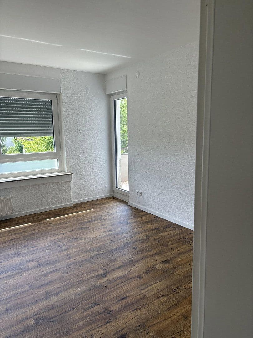 Prenájom bytu 3-izbový 80 m², Wuppertal, Severné Porýnie - Westfálsko Prenájom bytu 3-izbový 80 m², Wuppertal, Severné Porýnie - Westfálsko