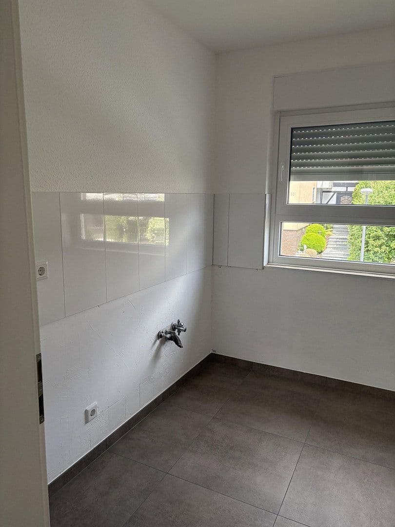 Prenájom bytu 3-izbový 80 m², Wuppertal, Severné Porýnie - Westfálsko Prenájom bytu 3-izbový 80 m², Wuppertal, Severné Porýnie - Westfálsko