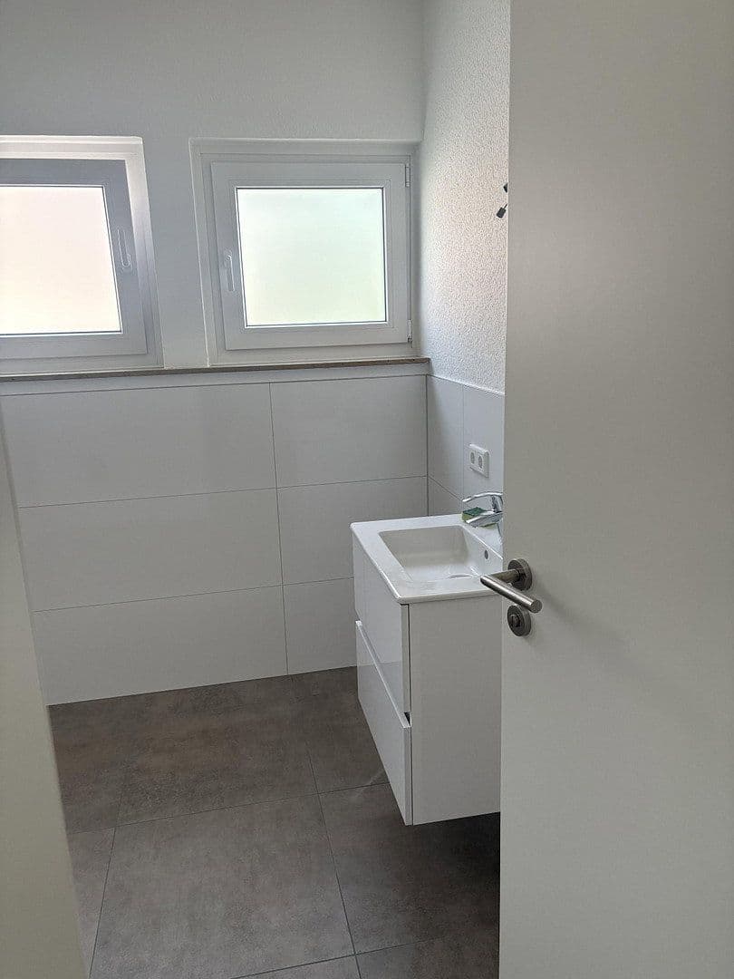 Prenájom bytu 3-izbový 80 m², Wuppertal, Severné Porýnie - Westfálsko Prenájom bytu 3-izbový 80 m², Wuppertal, Severné Porýnie - Westfálsko