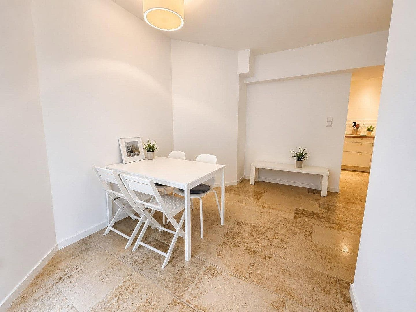 Prenájom bytu 1-izbový 80 m², Uferstraße 29, Köln, Severné Porýnie - Westfálsko Prenájom bytu 1-izbový 80 m², Uferstraße 29, Köln, Severné Porýnie - Westfálsko