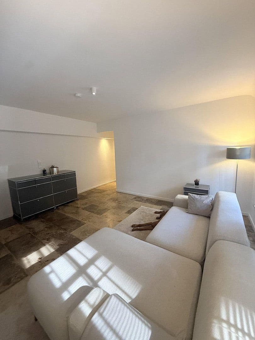 Prenájom bytu 1-izbový 80 m², Uferstraße 29, Köln, Severné Porýnie - Westfálsko Prenájom bytu 1-izbový 80 m², Uferstraße 29, Köln, Severné Porýnie - Westfálsko