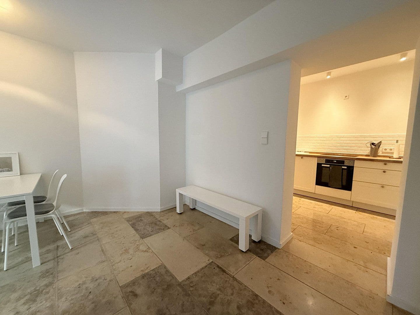 Prenájom bytu 1-izbový 80 m², Uferstraße 29, Köln, Severné Porýnie - Westfálsko Prenájom bytu 1-izbový 80 m², Uferstraße 29, Köln, Severné Porýnie - Westfálsko
