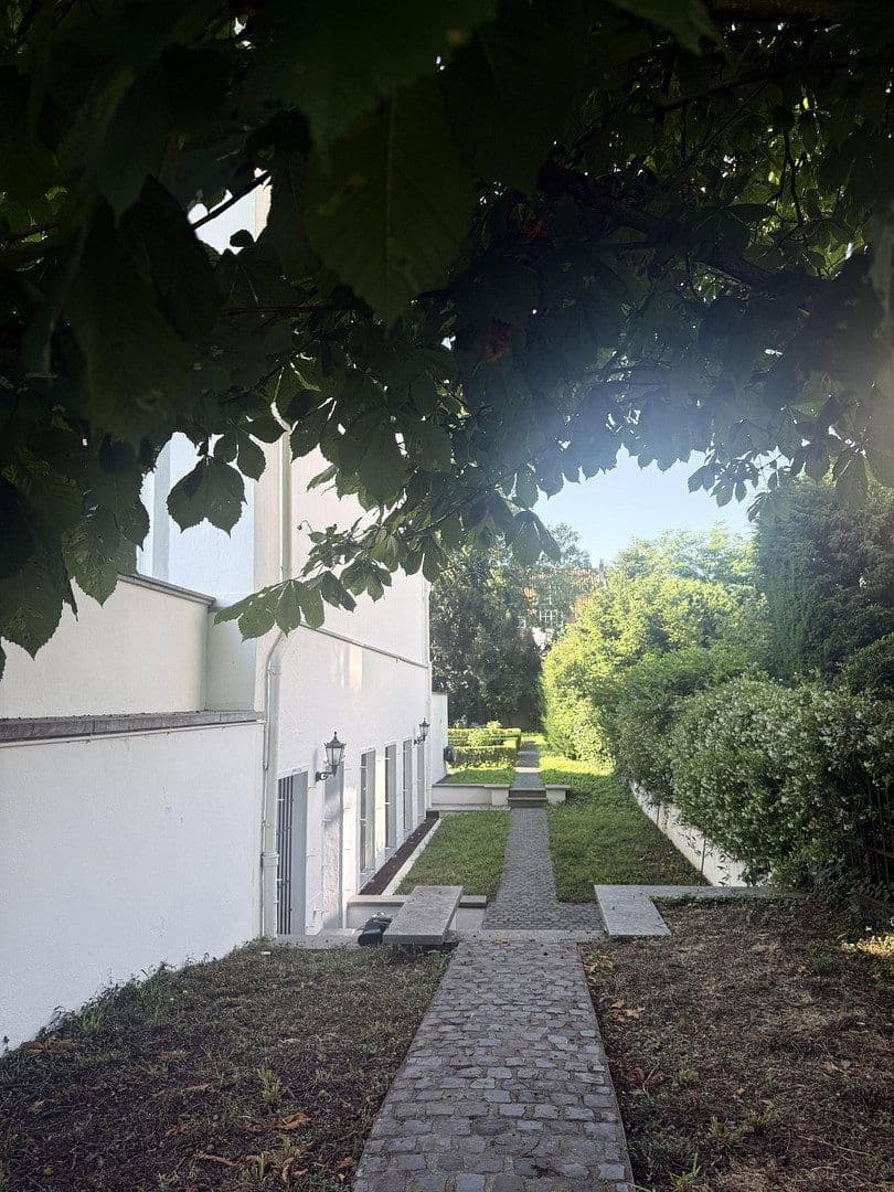Prenájom bytu 1-izbový 80 m², Uferstraße 29, Köln, Severné Porýnie - Westfálsko Prenájom bytu 1-izbový 80 m², Uferstraße 29, Köln, Severné Porýnie - Westfálsko