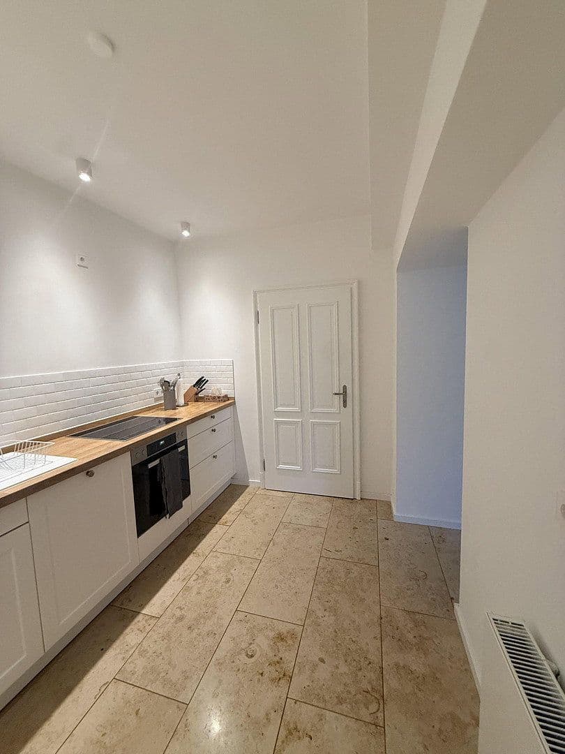 Prenájom bytu 1-izbový 80 m², Uferstraße 29, Köln, Severné Porýnie - Westfálsko Prenájom bytu 1-izbový 80 m², Uferstraße 29, Köln, Severné Porýnie - Westfálsko