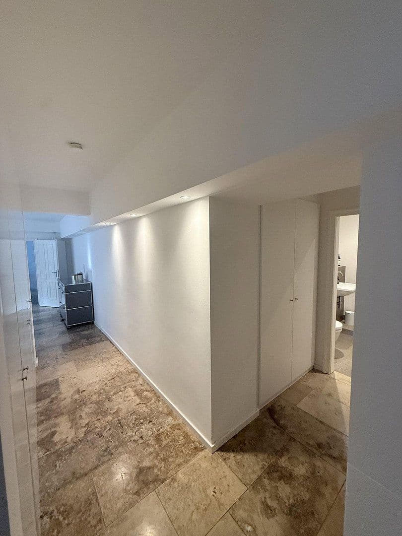 Prenájom bytu 1-izbový 80 m², Uferstraße 29, Köln, Severné Porýnie - Westfálsko Prenájom bytu 1-izbový 80 m², Uferstraße 29, Köln, Severné Porýnie - Westfálsko