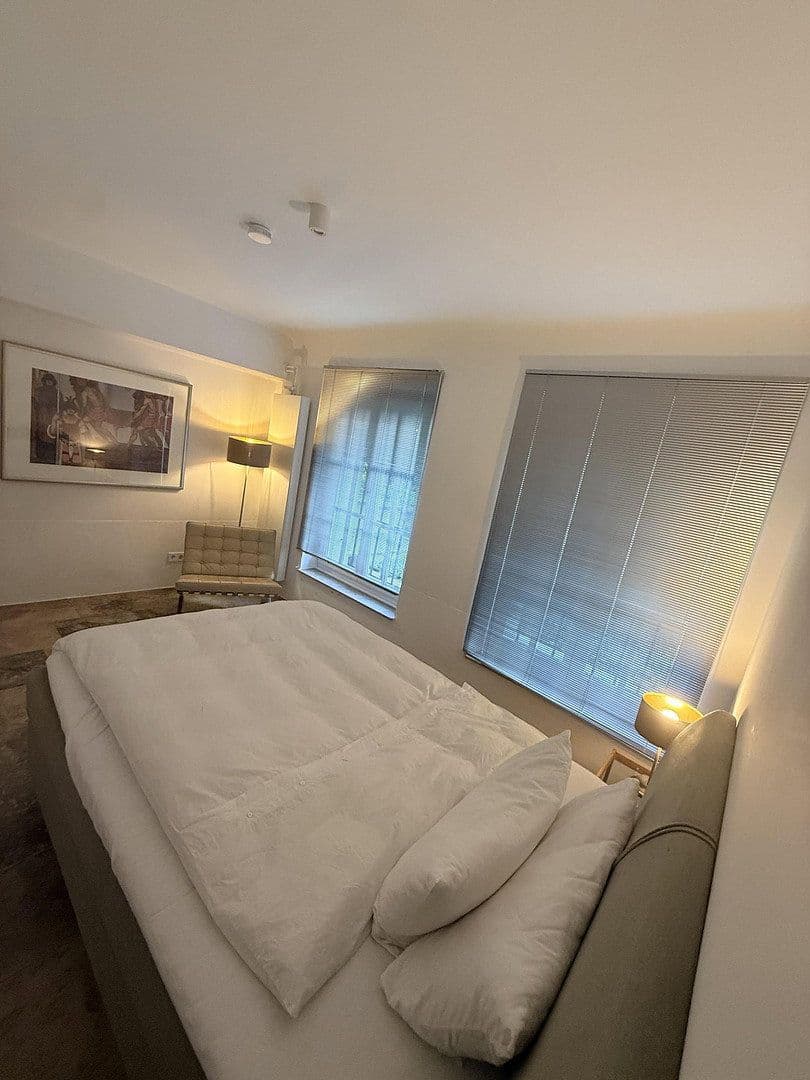 Prenájom bytu 1-izbový 80 m², Uferstraße 29, Köln, Severné Porýnie - Westfálsko Prenájom bytu 1-izbový 80 m², Uferstraße 29, Köln, Severné Porýnie - Westfálsko