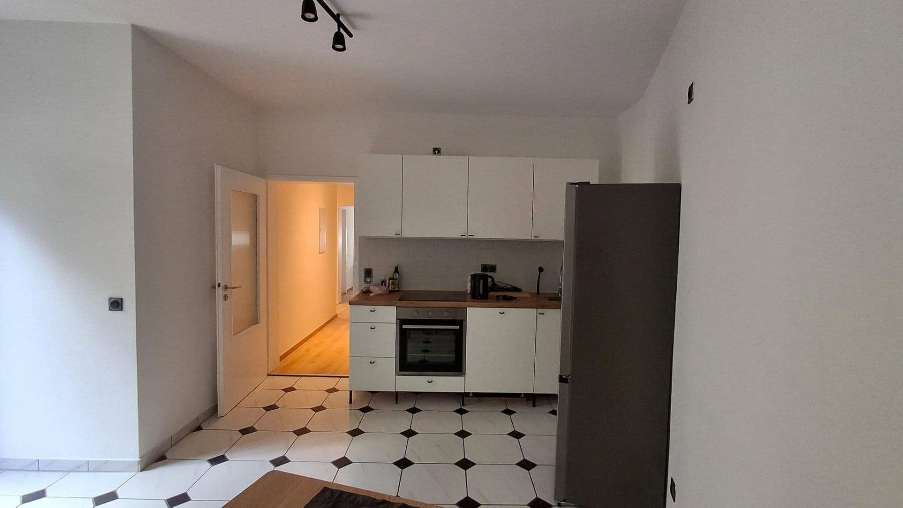 Prenájom bytu 15 m², Rollnerstraße 40, Nürnberg, Bavorsko Prenájom bytu 15 m², Rollnerstraße 40, Nürnberg, Bavorsko