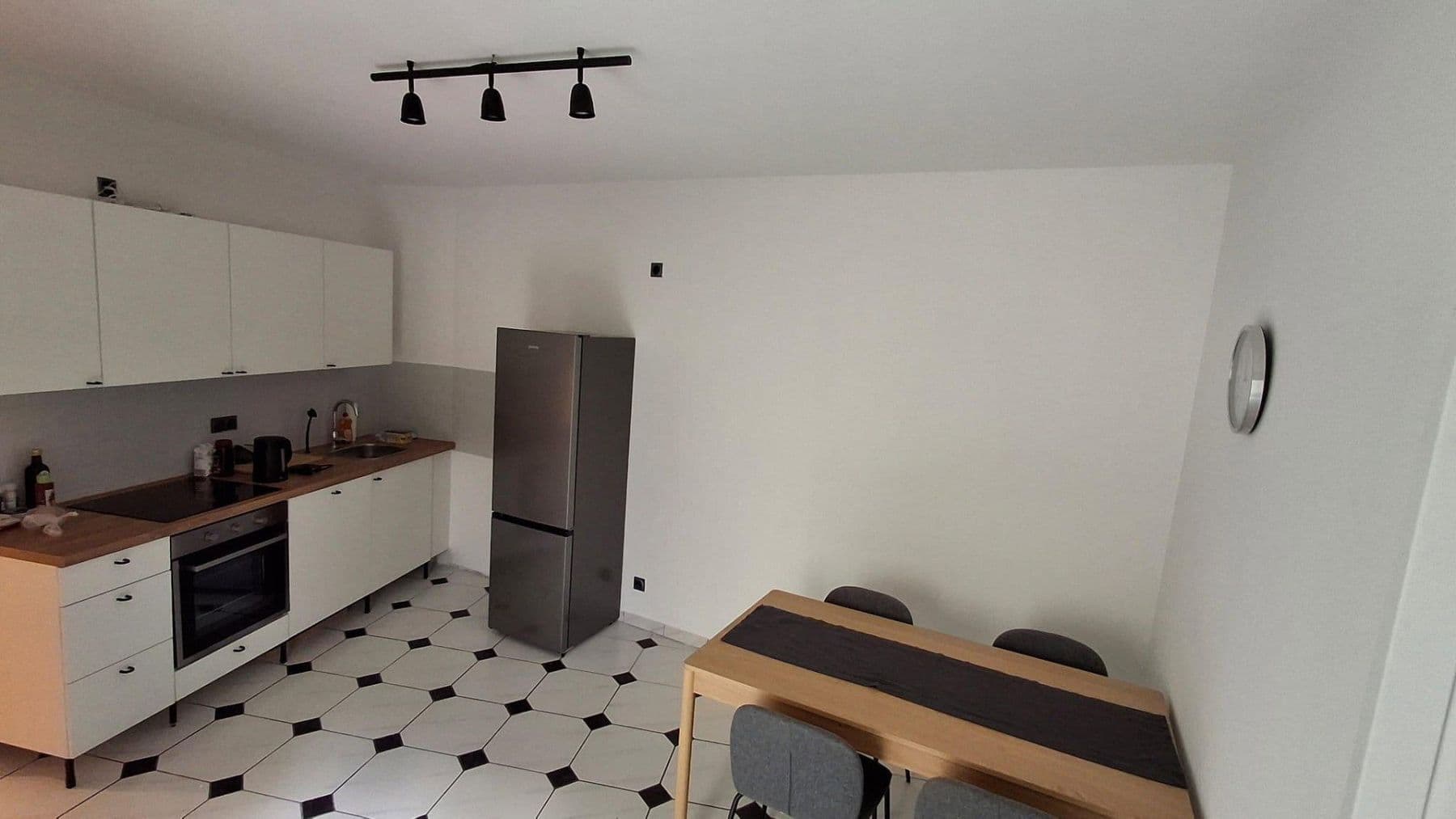 Prenájom bytu 15 m², Rollnerstraße 40, Nürnberg, Bavorsko Prenájom bytu 15 m², Rollnerstraße 40, Nürnberg, Bavorsko
