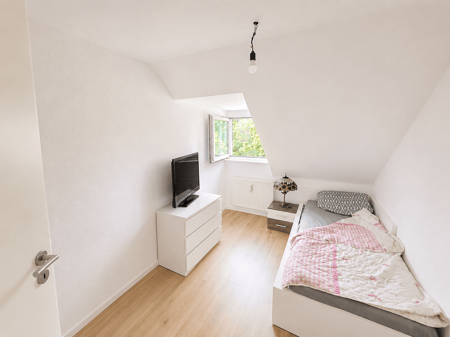 Prenájom bytu 3-izbový 60 m², Oberhausen, Severné Porýnie - Westfálsko Prenájom bytu 3-izbový 60 m², Oberhausen, Severné Porýnie - Westfálsko