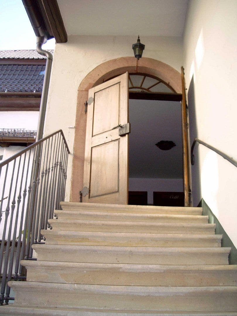 Prenájom kancelárie 93 m², Hauptstraße 94, Neustadt an der Weinstraße, Porýnie-Falcko Prenájom kancelárie 93 m², Hauptstraße 94, Neustadt an der Weinstraße, Porýnie-Falcko