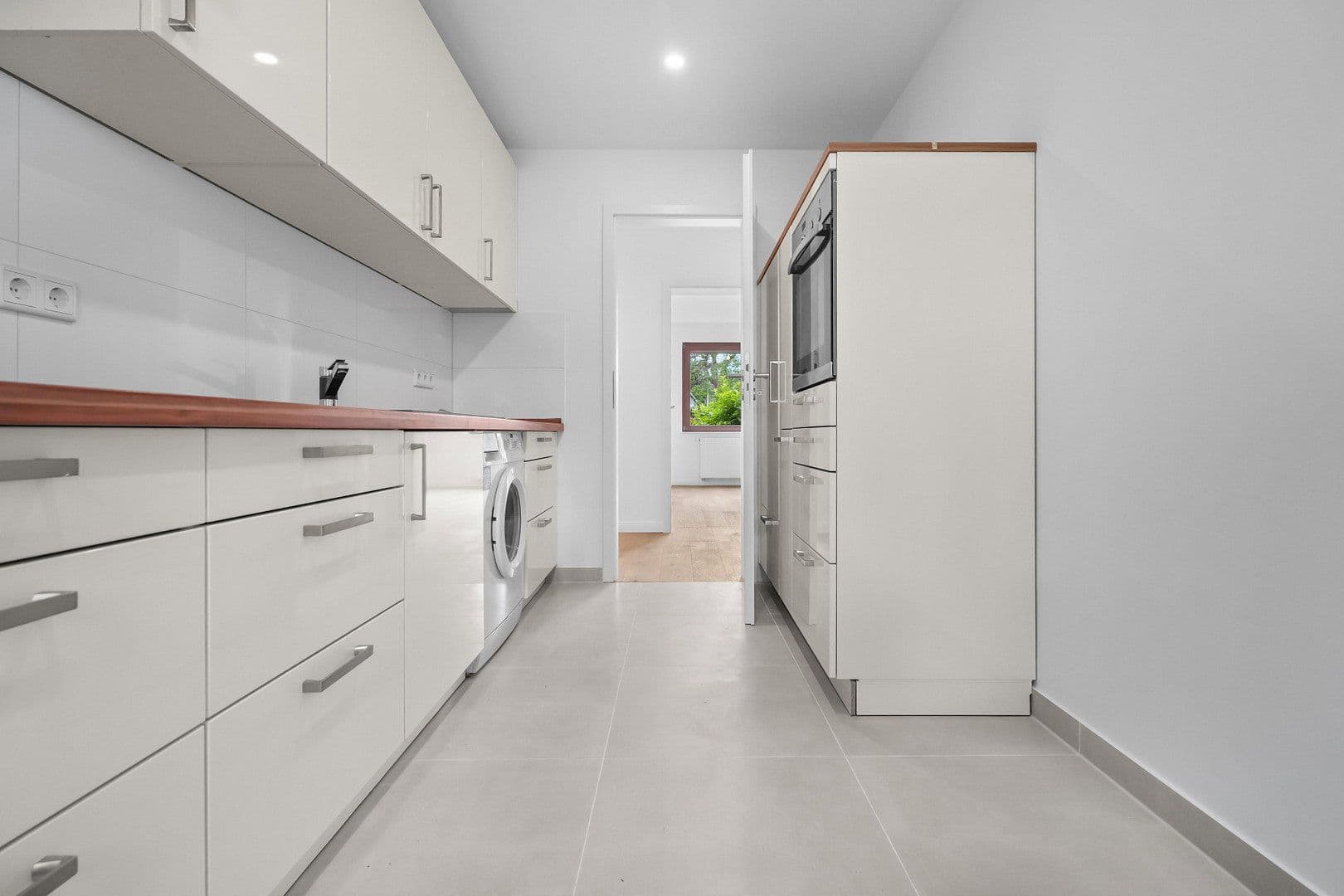 Prenájom bytu 4-izbový 85 m², Bremen, Brémy Prenájom bytu 4-izbový 85 m², Bremen, Brémy