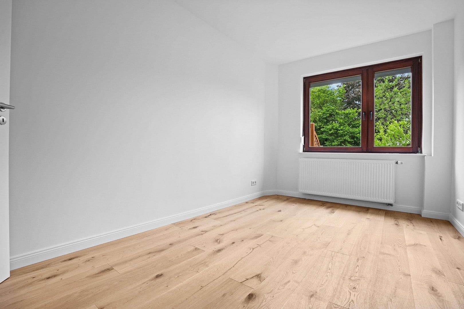 Prenájom bytu 4-izbový 85 m², Bremen, Brémy Prenájom bytu 4-izbový 85 m², Bremen, Brémy