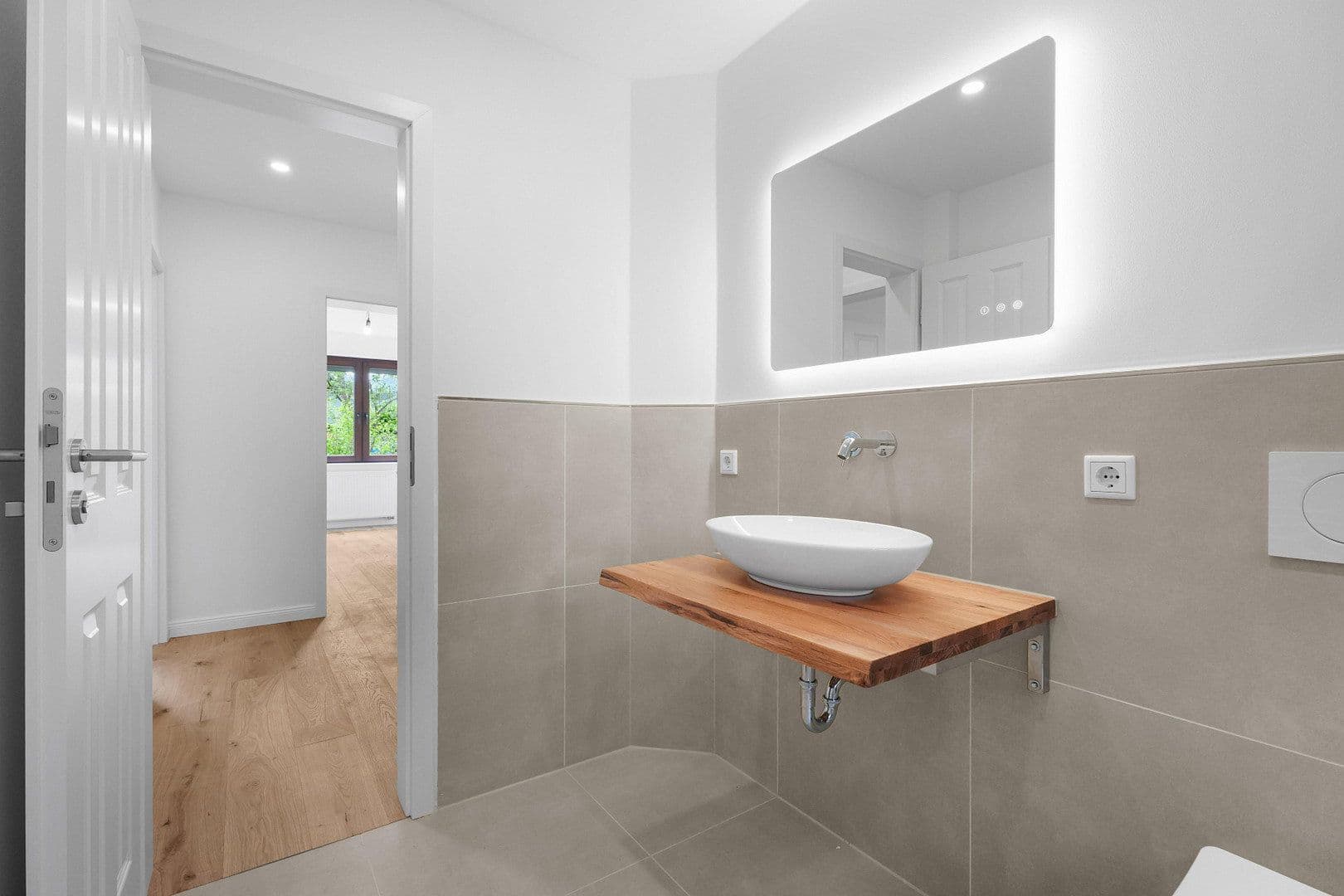 Prenájom bytu 4-izbový 85 m², Bremen, Brémy Prenájom bytu 4-izbový 85 m², Bremen, Brémy