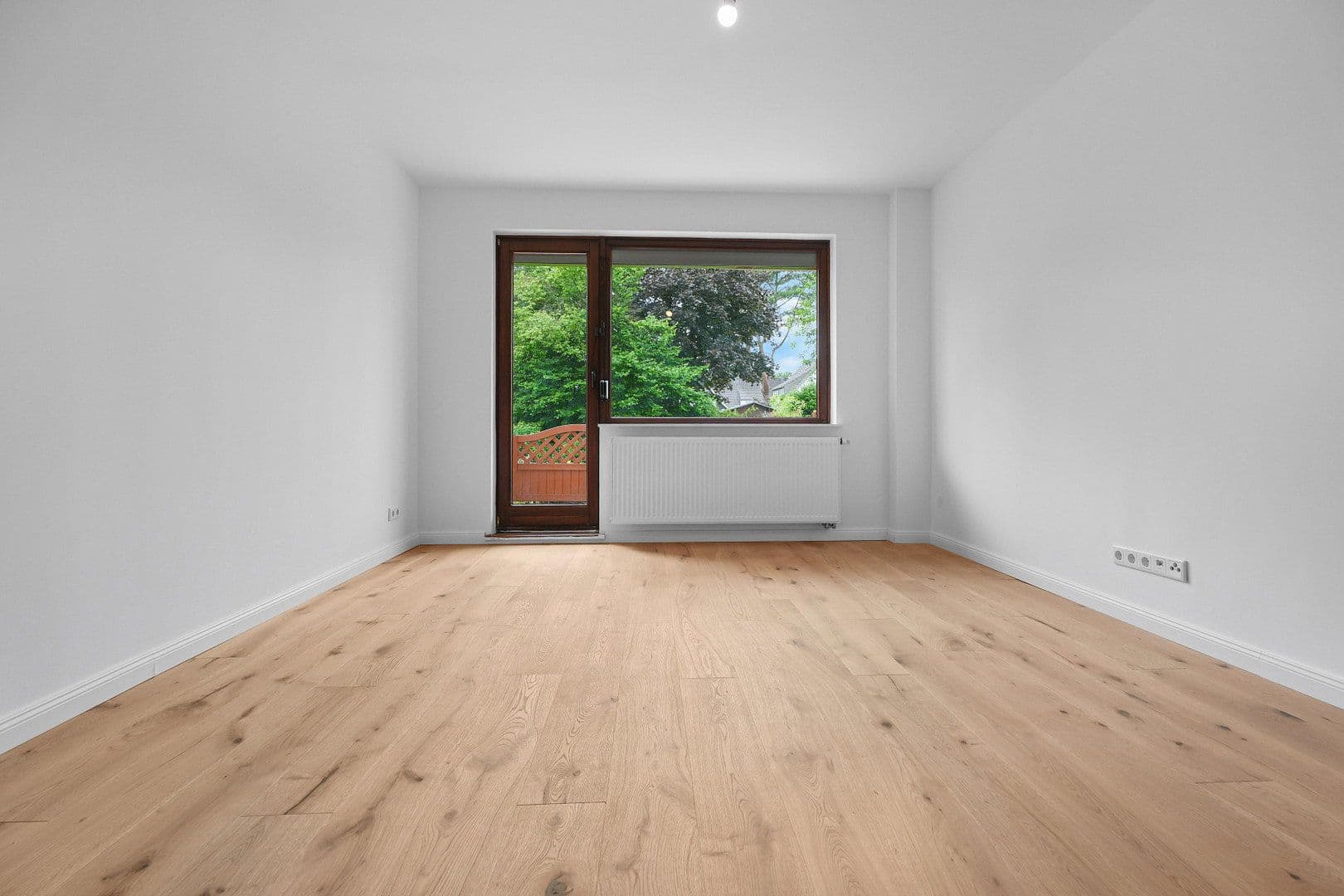 Prenájom bytu 4-izbový 85 m², Bremen, Brémy Prenájom bytu 4-izbový 85 m², Bremen, Brémy