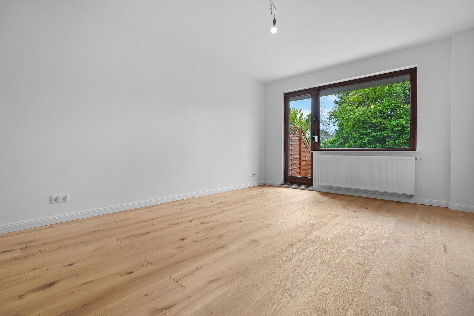Prenájom bytu 4-izbový 85 m², Bremen, Brémy Prenájom bytu 4-izbový 85 m², Bremen, Brémy