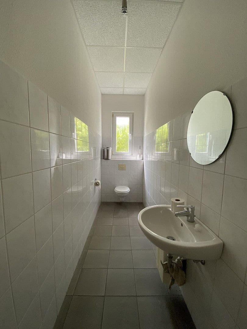 Prenájom nebytového priestoru 969 m², Meißener Dorfstraße 35, Minden, Severné Porýnie - Westfálsko Prenájom nebytového priestoru 969 m², Meißener Dorfstraße 35, Minden, Severné Porýnie - Westfálsko