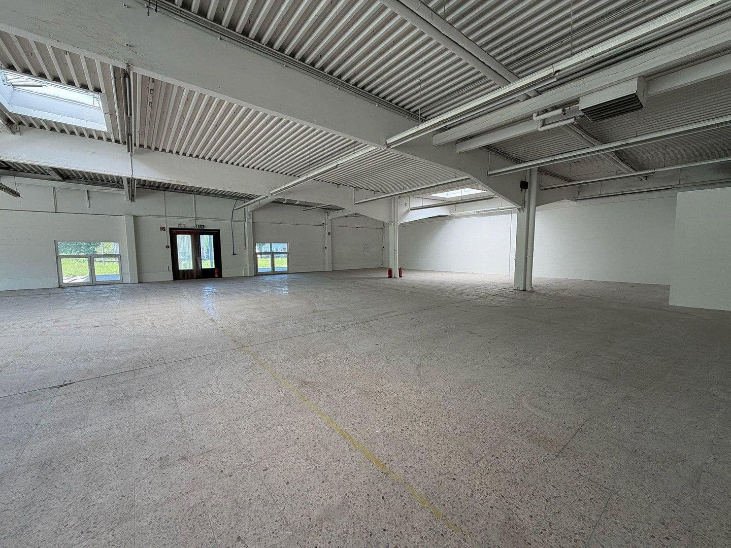 Prenájom nebytového priestoru 450 m², Meißener Dorfstraße 35, Minden, Severné Porýnie - Westfálsko Prenájom nebytového priestoru 450 m², Meißener Dorfstraße 35, Minden, Severné Porýnie - Westfálsko