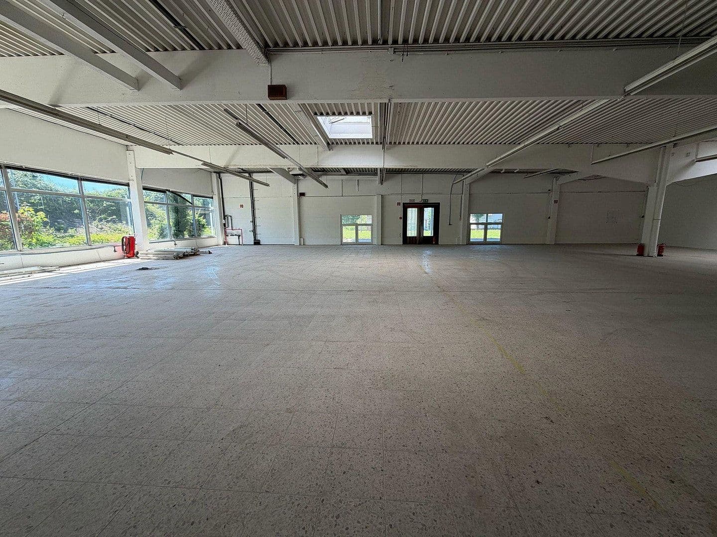 Prenájom nebytového priestoru 450 m², Meißener Dorfstraße 35, Minden, Severné Porýnie - Westfálsko Prenájom nebytového priestoru 450 m², Meißener Dorfstraße 35, Minden, Severné Porýnie - Westfálsko