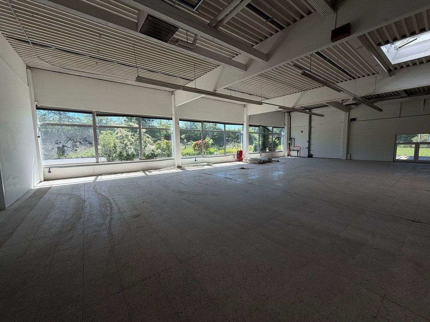 Prenájom nebytového priestoru 450 m², Meißener Dorfstraße 35, Minden, Severné Porýnie - Westfálsko Prenájom nebytového priestoru 450 m², Meißener Dorfstraße 35, Minden, Severné Porýnie - Westfálsko